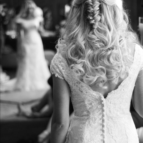 Oleg Cassini Wedding Dress - Picture 3 of 7